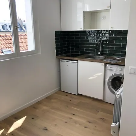 179 - Heart Of Saint Germain Des Pres - Perfect Location Apartment